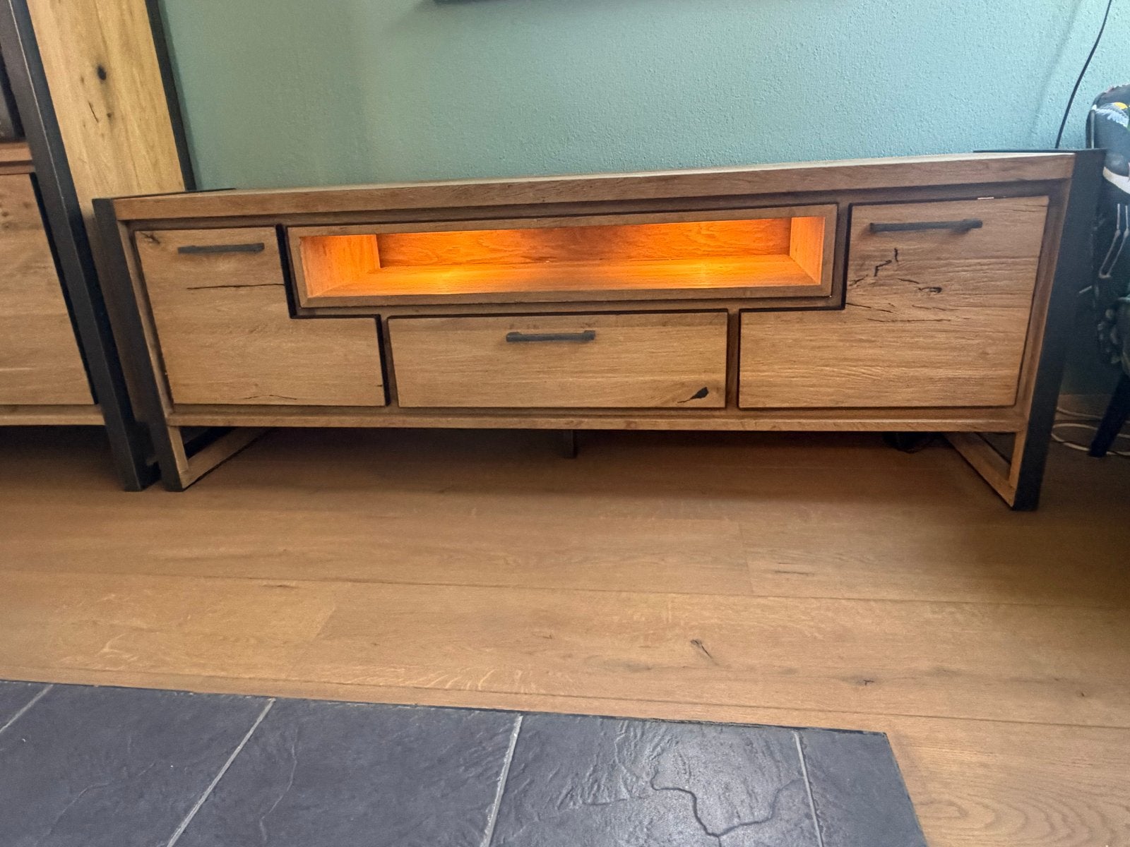 Henders en Hazel - Metalo - Lowboard - TV Meubel, Huis en Inrichting, Kasten | Televisiemeubels, Ophalen, 150 tot 200 cm, Eikenhout