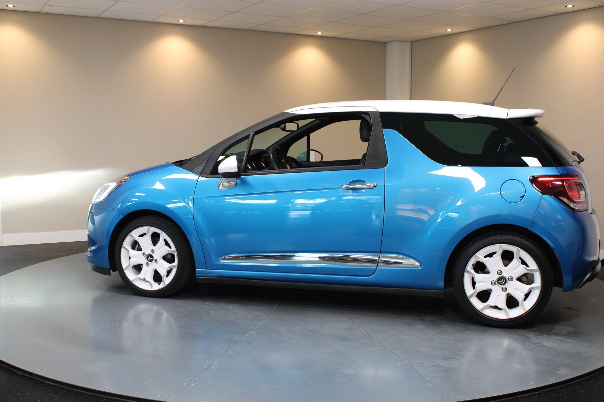 Citroen DS3 1.6 e-THP Sport Chic *165Pk!* Climate|Cruise|Nav, Voorwielaandrijving, Gebruikt, Euro 6, 4 cilinders