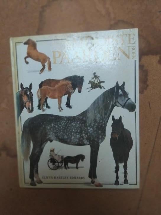 Paarden en Pony's Boek - Elwyn Hartley Edwards, Ophalen of Verzenden, Gelezen, Paarden of Pony's, Elwyn Hartley Edwards