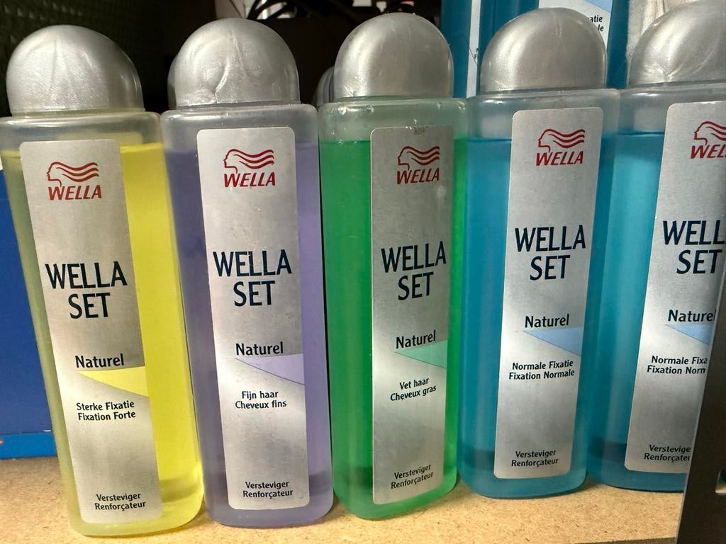 Nieuw Wella set haar verzorging producten kleine partij 30st, Sieraden, Tassen en Uiterlijk, Uiterlijk | Haarverzorging, Ophalen of Verzenden