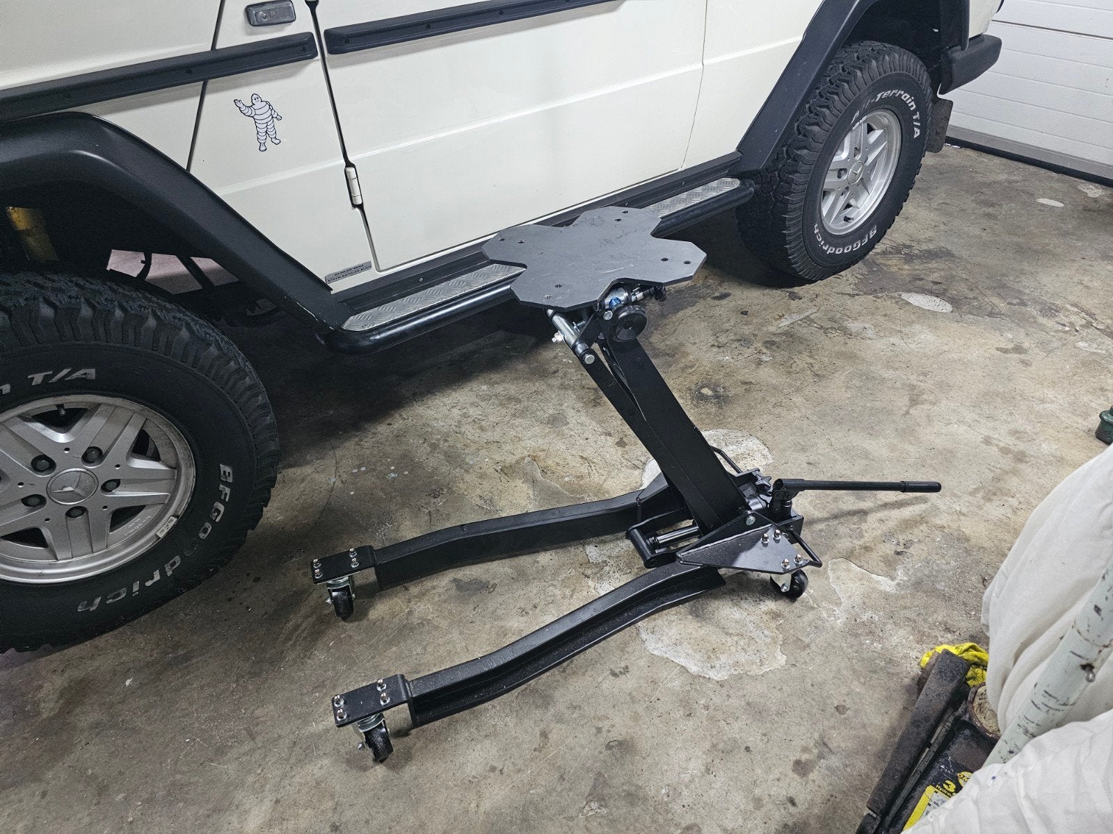 Wiltec 1 Ton Transmissiekrik - Zo goed als nieuw, Auto diversen, Ophalen, Zo goed als nieuw, Hydraulisch, Garagekrik