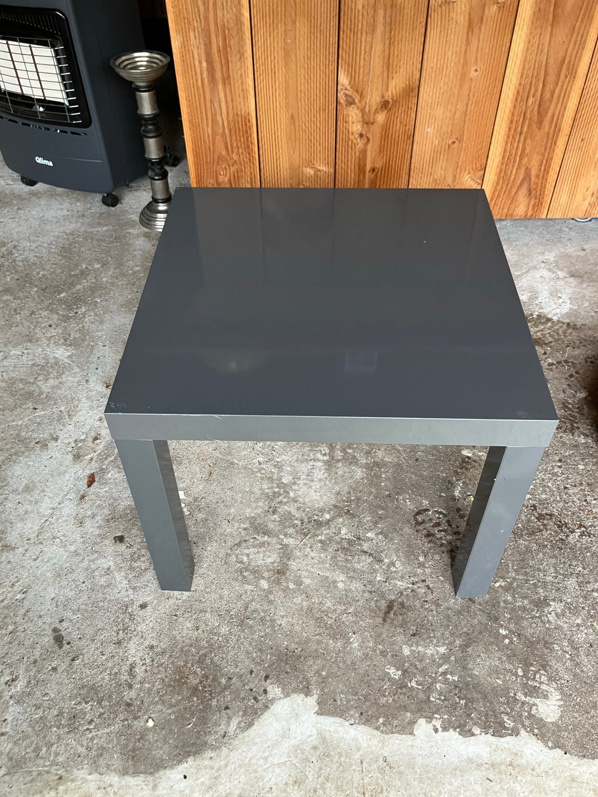 Grijze bijzettafel - vierkant Ikea lack hooglans grijs, Ophalen, Overige materialen, Minder dan 50 cm, Gebruikt
