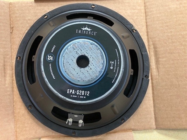 Eminence  S2012 Bas speaker, Ophalen of Verzenden, Zo goed als nieuw, Basgitaar, 100 watt of meer