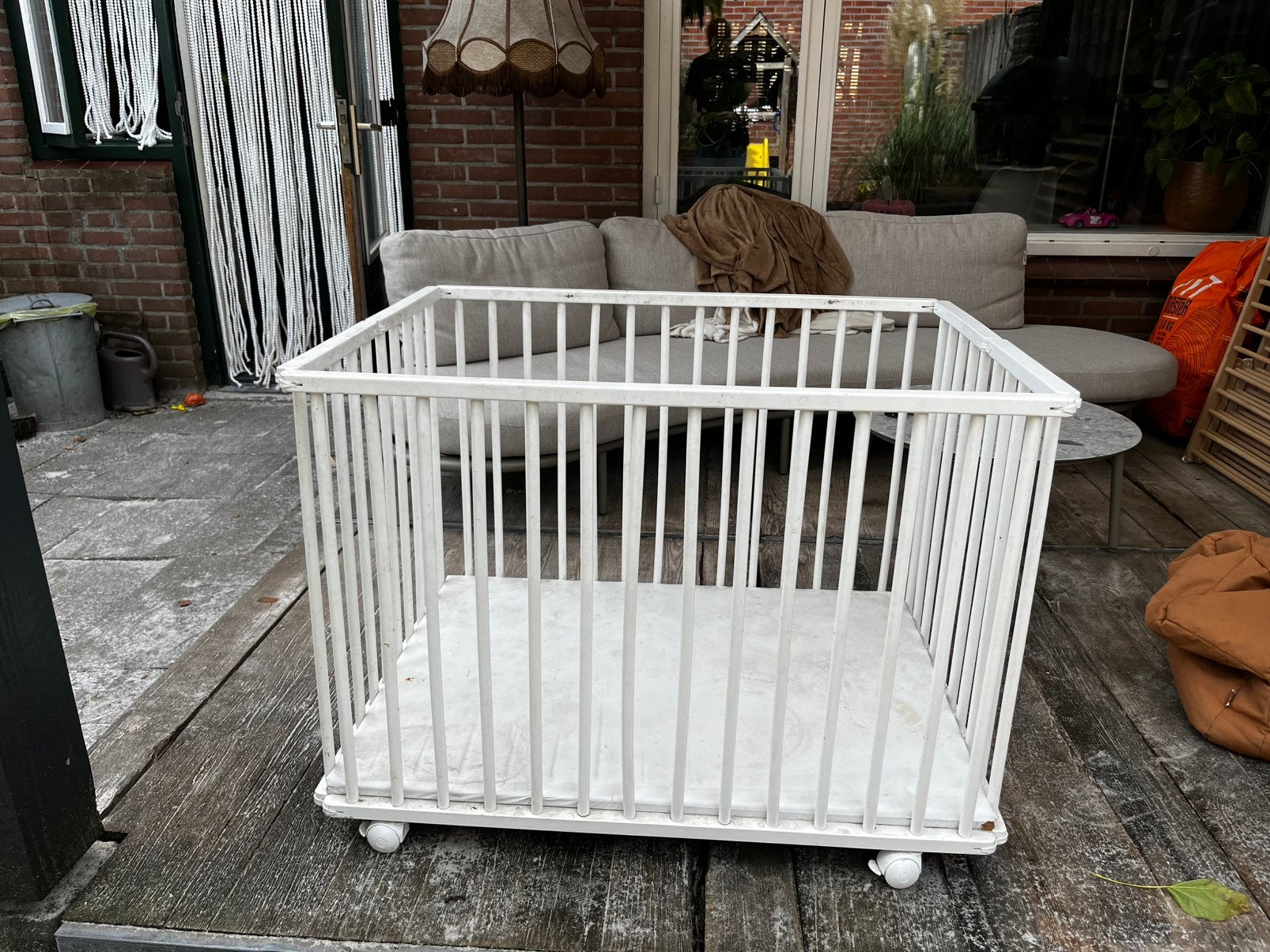 Witte box inklapbaar op wielstjes, Kinderen en Baby's, Ophalen, Zo goed als nieuw