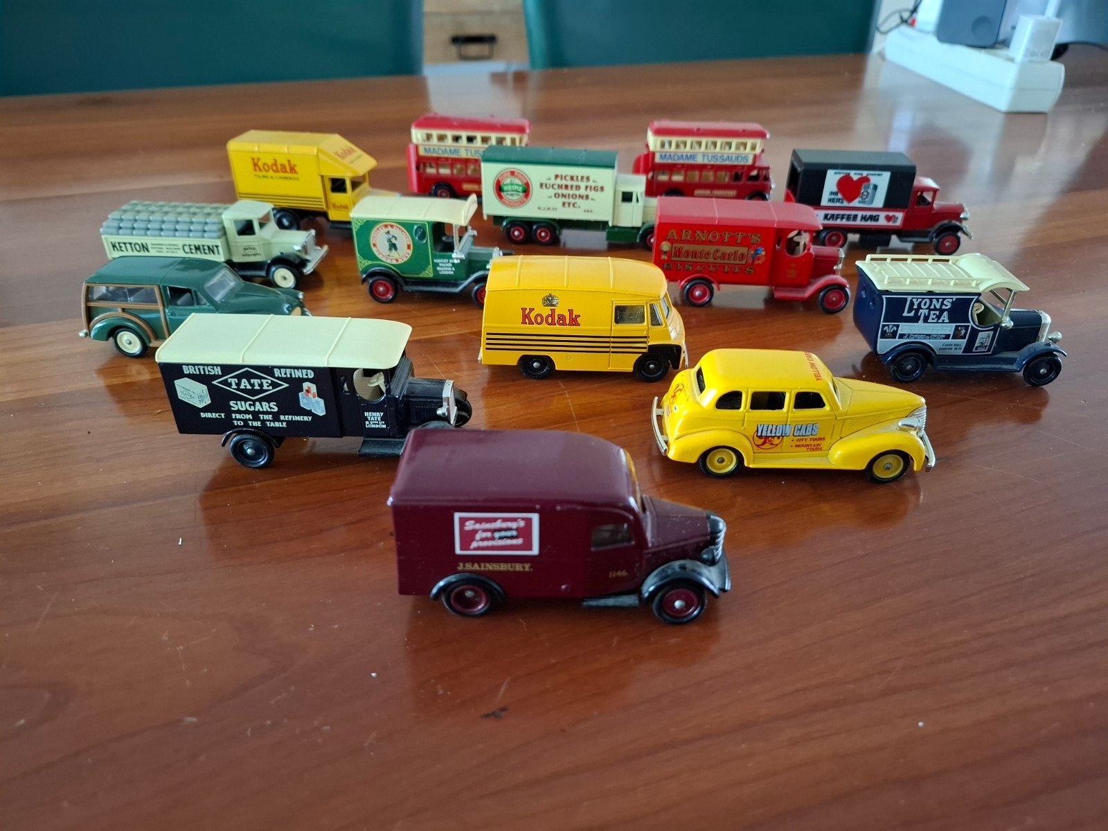 13 verschillende miniatuur voertuigen, Ophalen of Verzenden, Zo goed als nieuw
