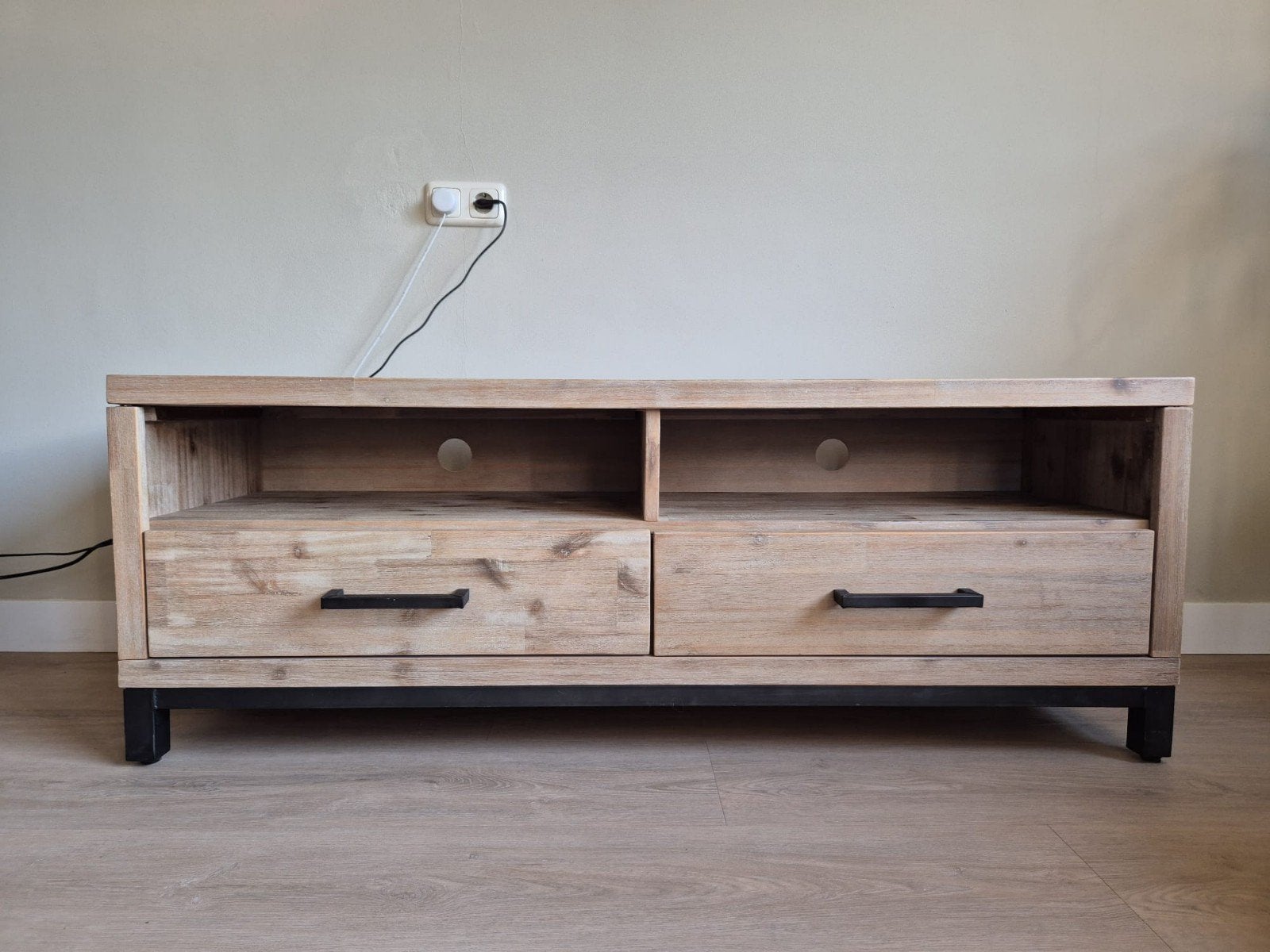 TV-meubel met lades, 100 tot 150 cm, Modern, Industrieel, Zo goed als nieuw, Minder dan 100 cm