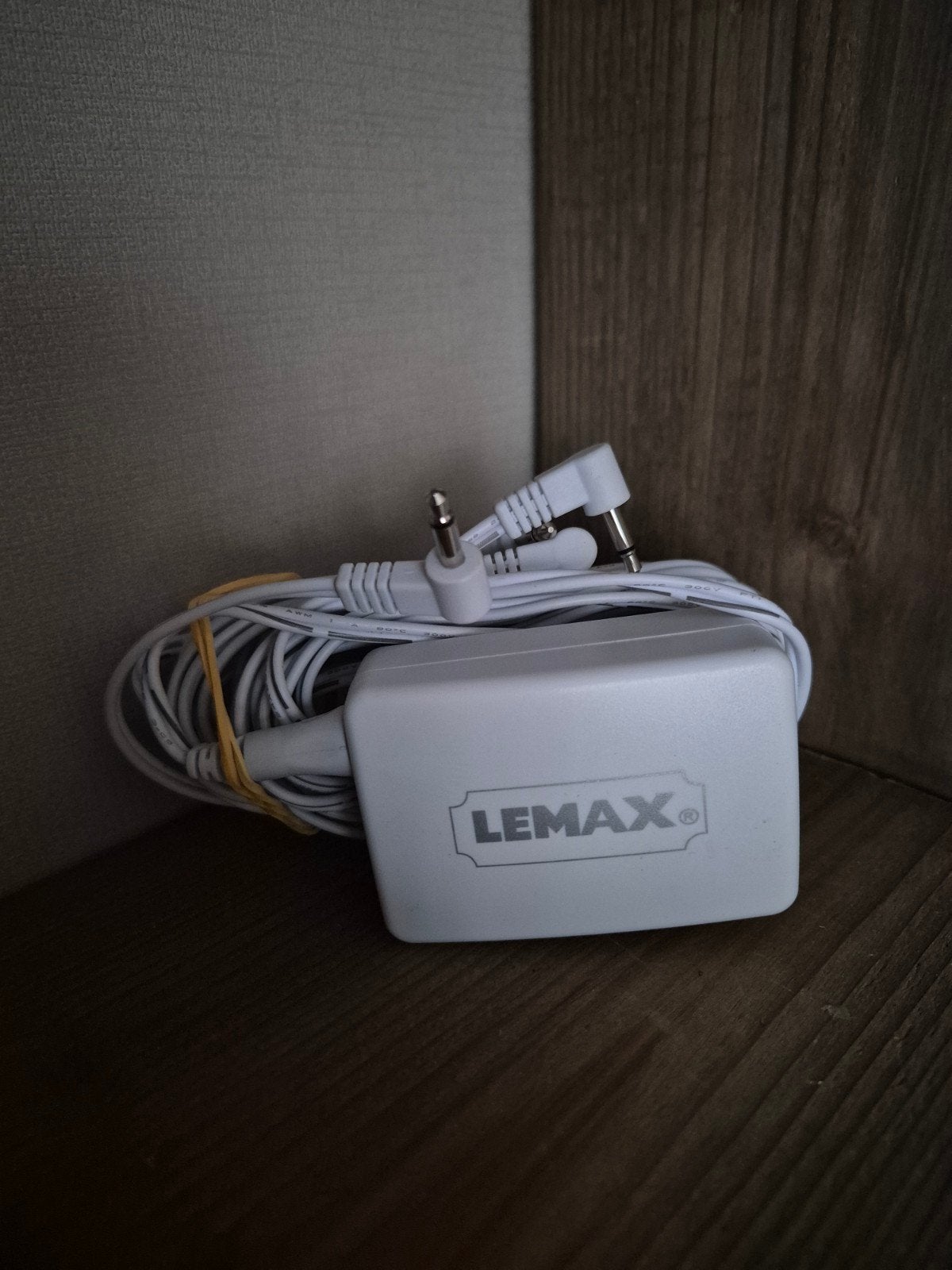 lemax adapter 3 volt kerstdorp kersthuisjes, Ophalen of Verzenden, Zo goed als nieuw