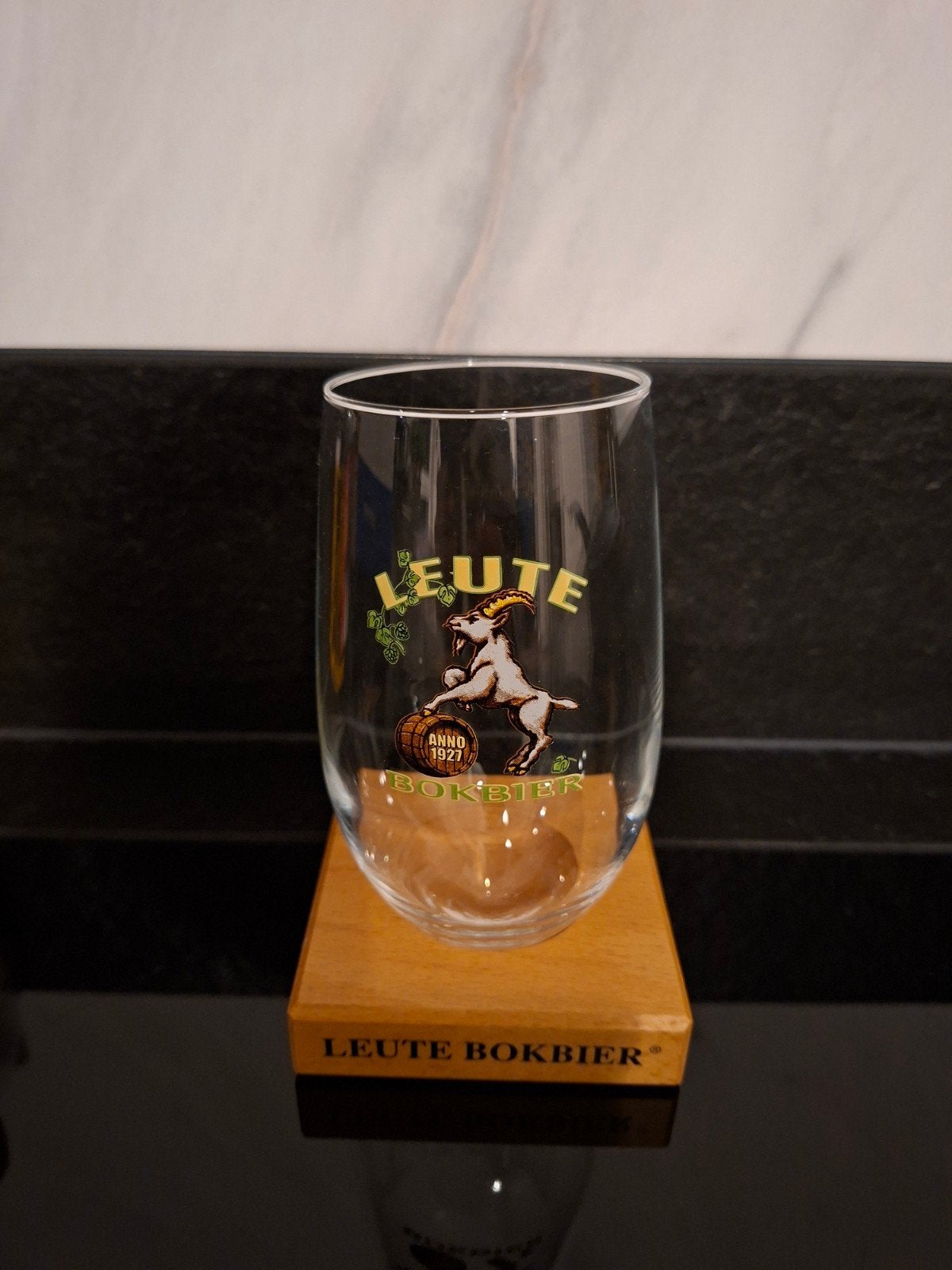 Leute Bokbier glas met houten houder, Verzamelen, Ophalen of Verzenden