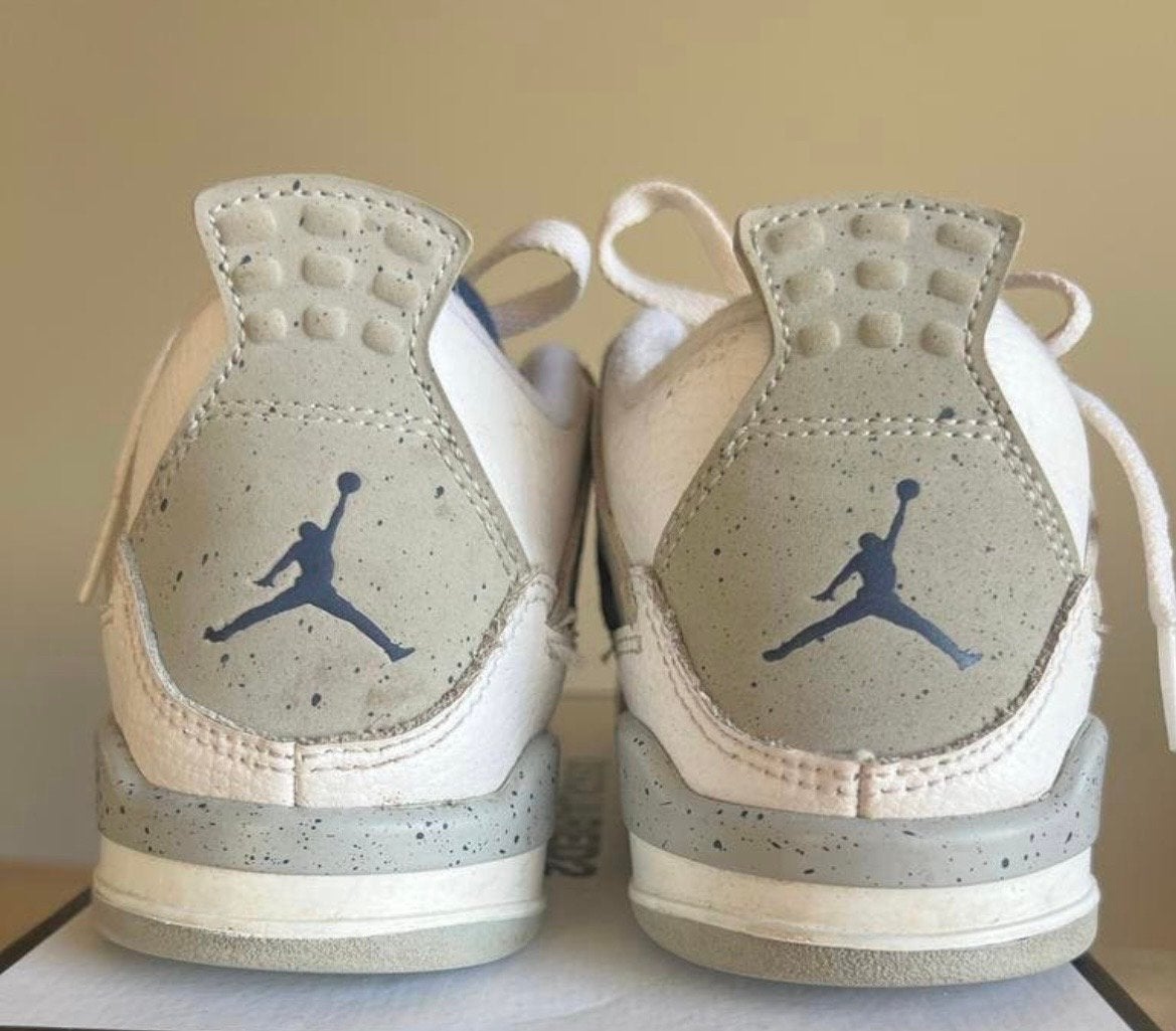 Nike Air Jordan 4 - Maat 32 - Wit/Grijs, Kinderen en Baby's, Kinderkleding | Schoenen en Sokken, Ophalen of Verzenden, Zo goed als nieuw