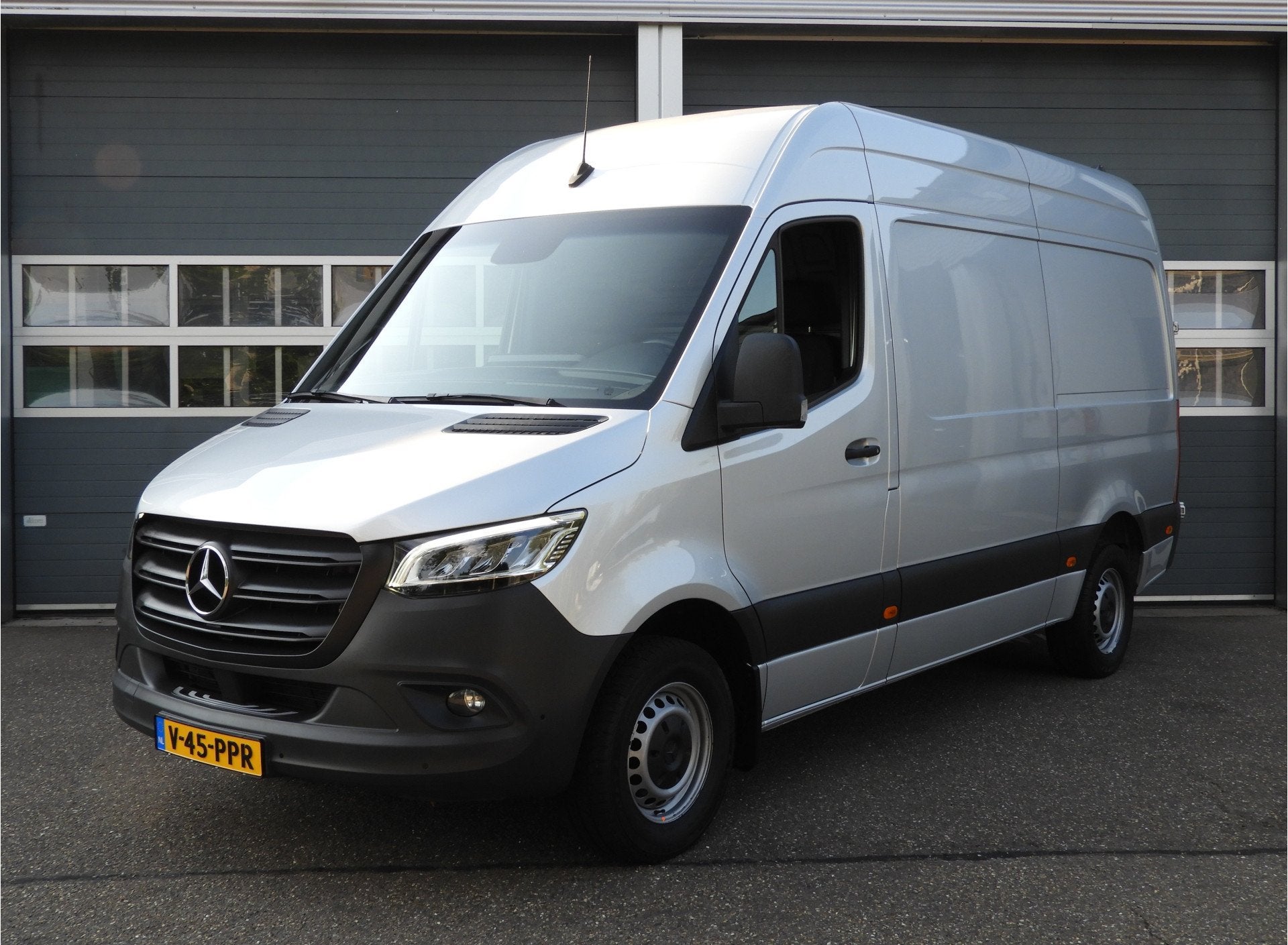 Mercedes-Benz Sprinter 317 1.9 CDI L2H2 RWD AUT | LED | CAME, Automaat, Achterwielaandrijving, Gebruikt, Euro 6
