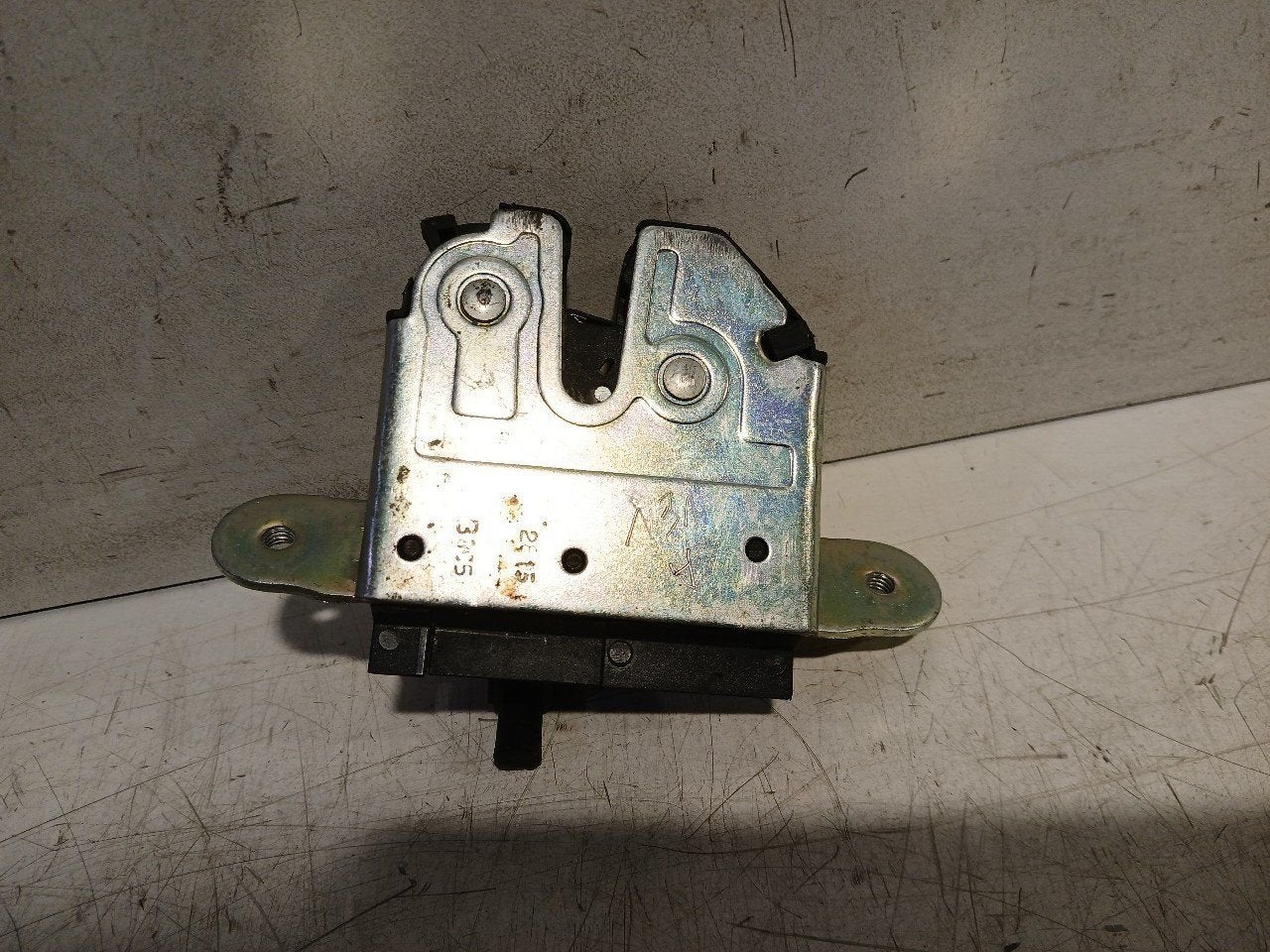 Slot mechaniek kofferdeksel achterklep elektrisch Opel Astra, Auto-onderdelen, Onderdelen@venauto.nl, Van der Ven Autorecycling B.V.