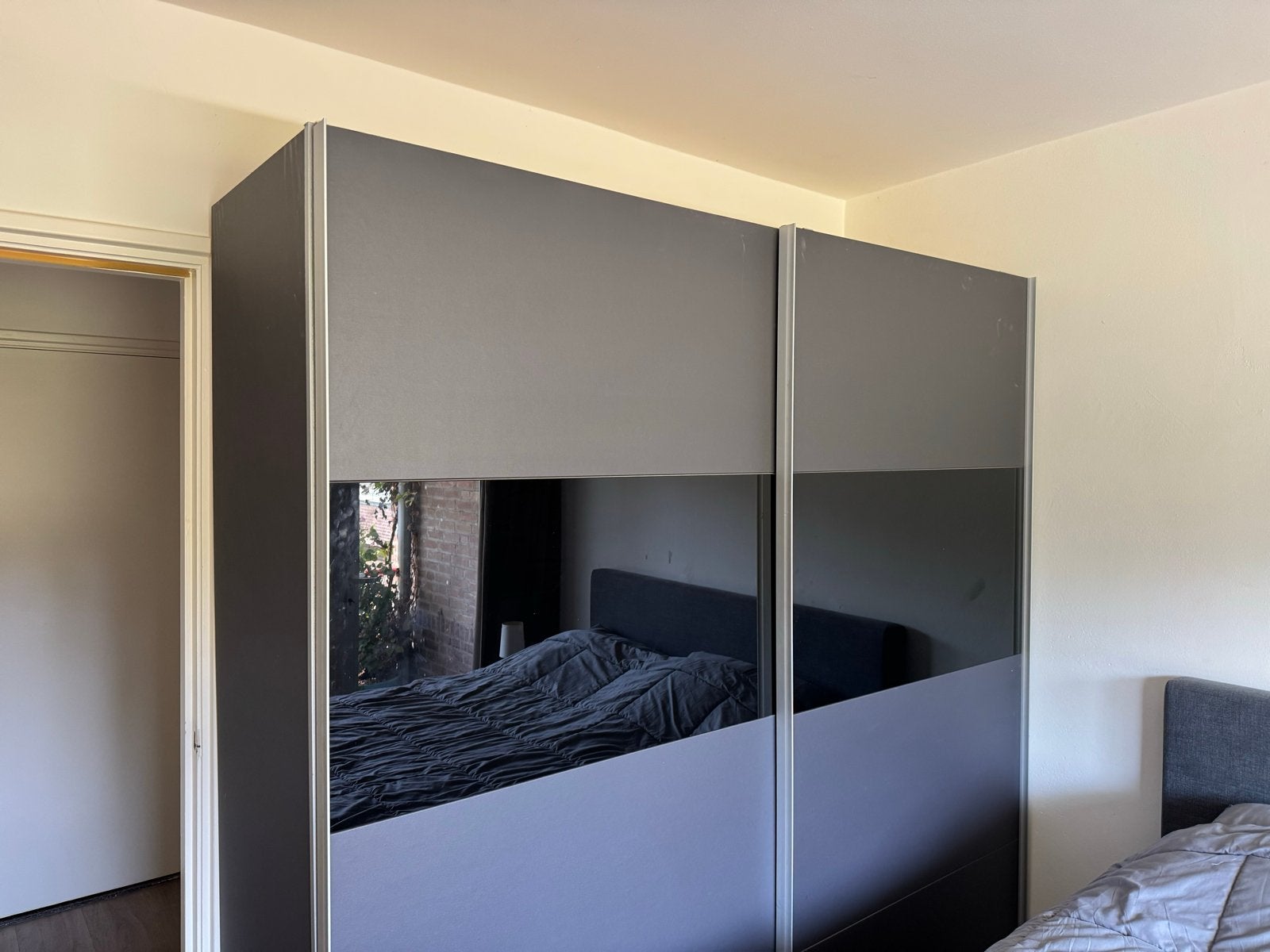 Garderobekast met schuifdeuren, Huis en Inrichting, Kasten | Kledingkasten, Ophalen, Met plank(en), Gebruikt, 200 cm of meer