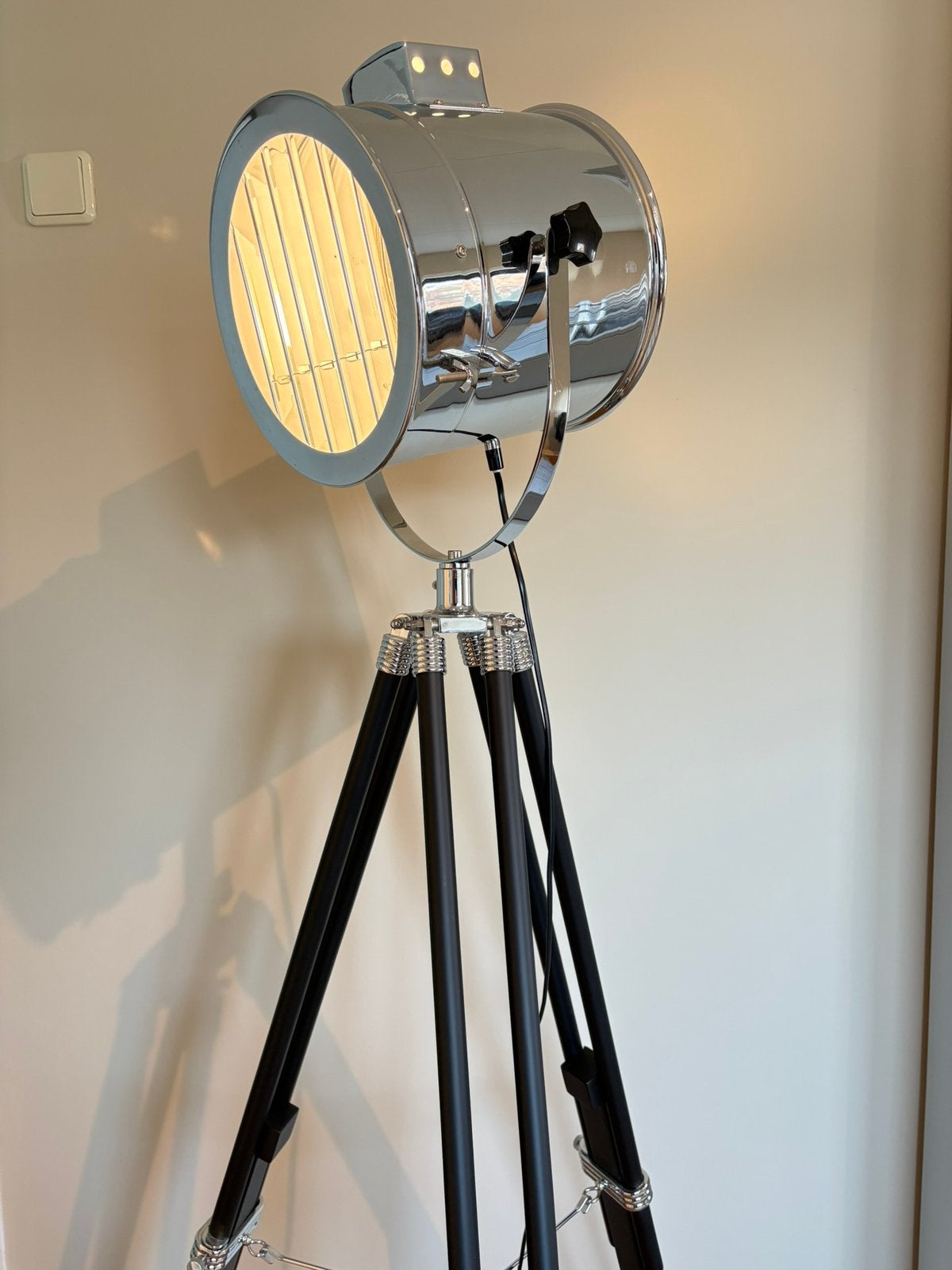 MADE Alfred Vloerlamp / Studio Spot op Driepoot, Ophalen, Zo goed als nieuw, 100 tot 150 cm