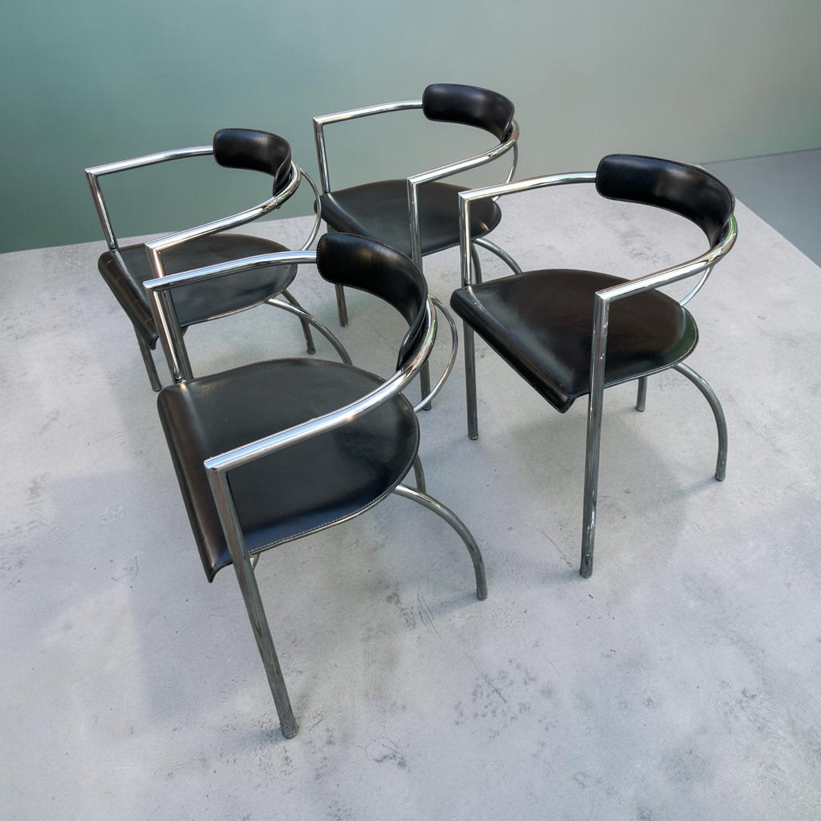 Set van 4 Segis Italiaanse design eetkamerstoelen, jaren '80, Huis en Inrichting, Stoelen, Ophalen, Zwart, Huysmans, Doorwerth