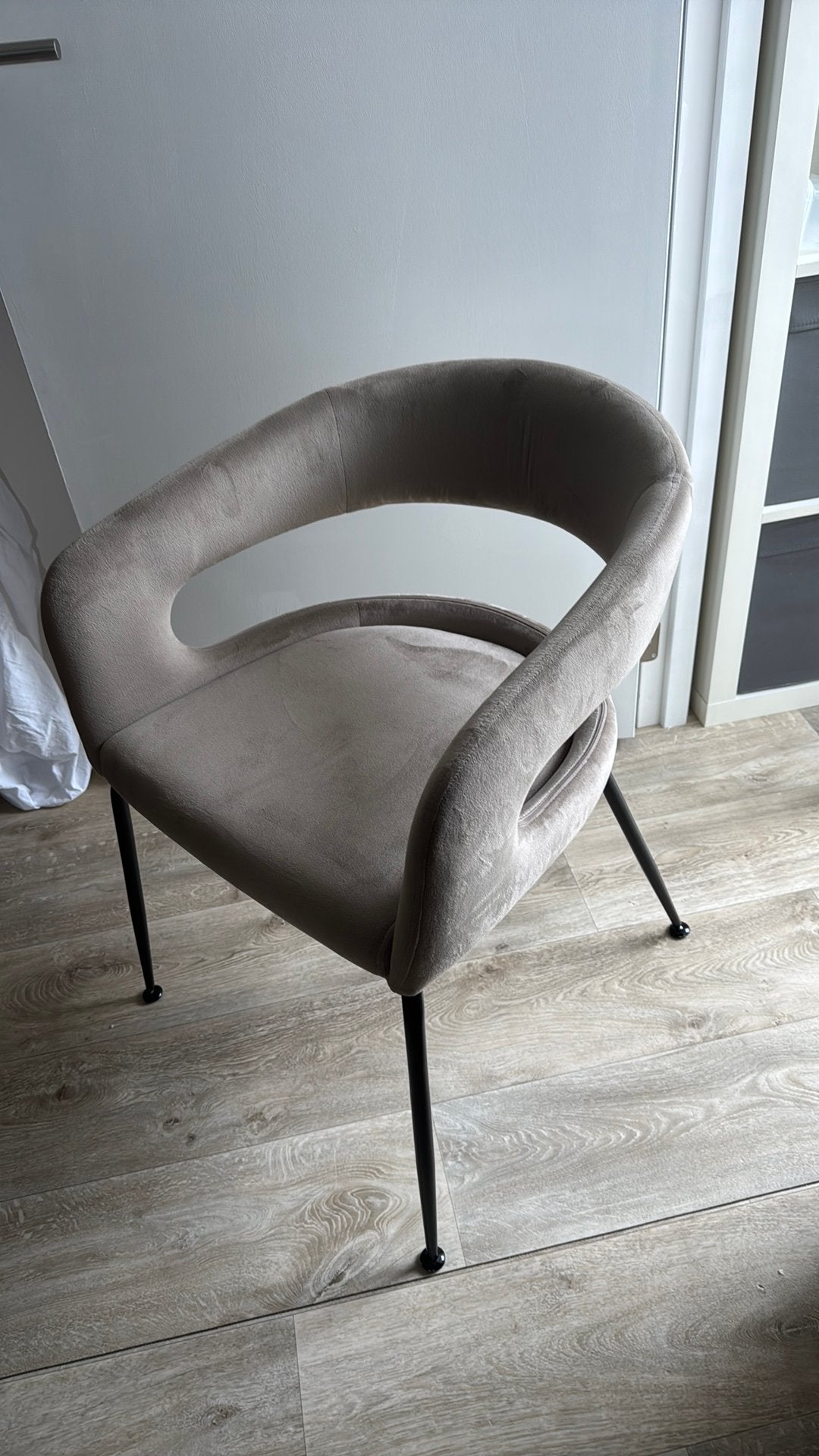 Eetkamerstoel taupe velvet, Ophalen, Zo goed als nieuw, Overige kleuren, Eén