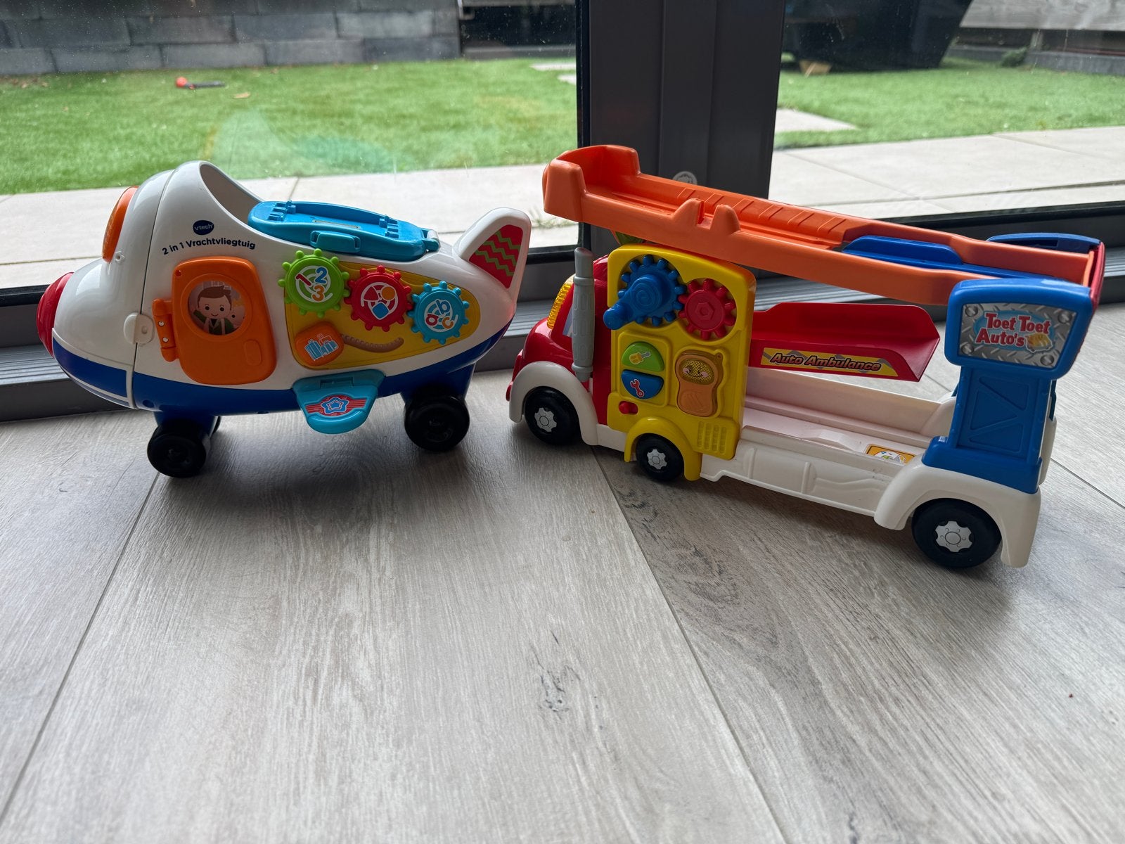 VTech Toet Toet Auto's Vliegtuig en Autoambulance, Ophalen of Verzenden, Gebruikt, Jongen of Meisje
