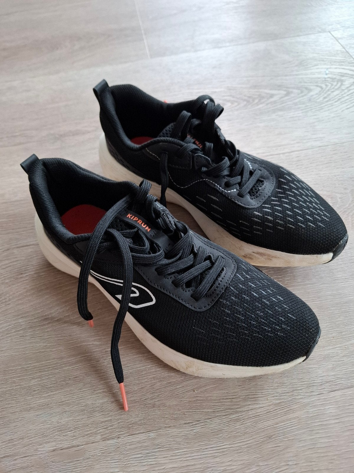 KIPRUN hardloopschoenen mt 38. Enkele keren gebruikt., Sport en Fitness, Loopsport en Atletiek, Overige merken, Hardloopschoenen