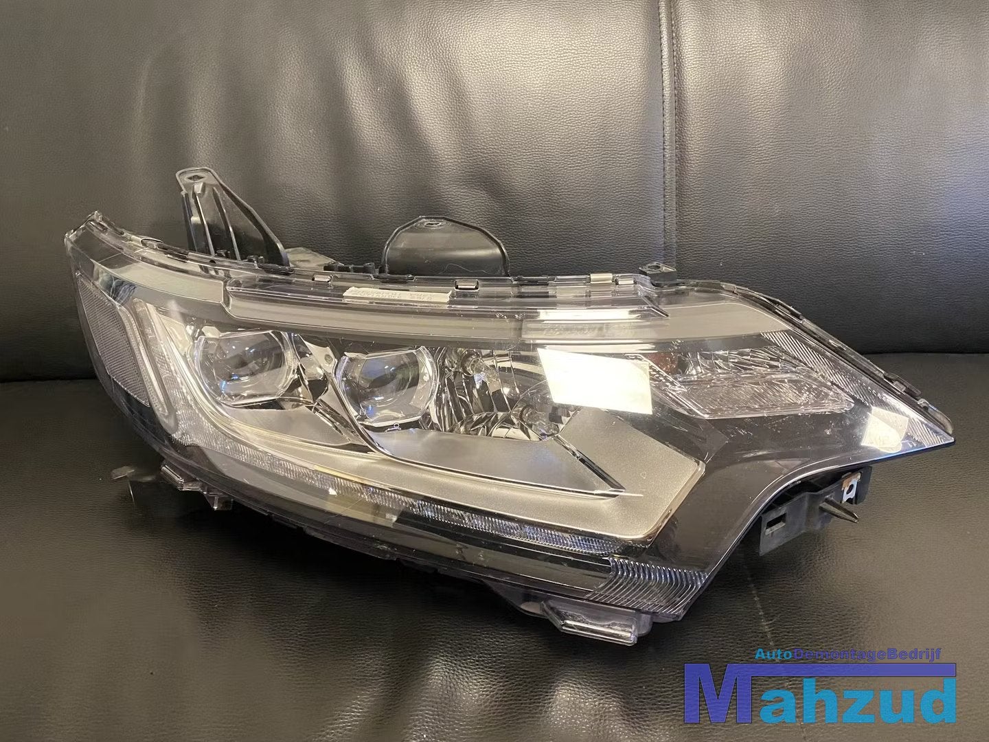2018 Mitsubishi PHEV Outlander Rechts koplamp right headligh, Info@mitsubishi-motors.com, Gebruikt, Mitsubishi Motors Corporation