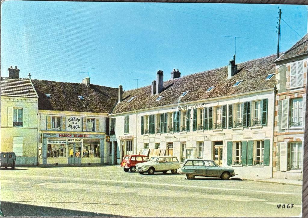 Auto's - 2 x Citroen Ami - Jouy le Chatel - Frankrijk - 1986, Verzenden, 1960 tot 1980, Gelopen, Frankrijk