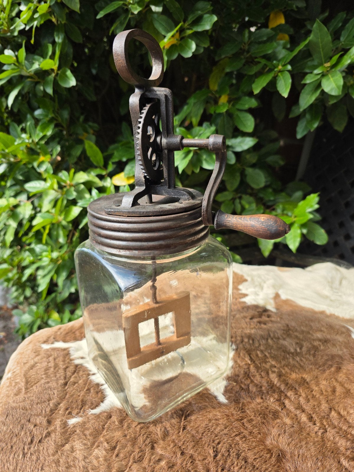 Antieke boterkarn met glazen pot en metalen handvat vintage, Antiek en Kunst, Ophalen of Verzenden