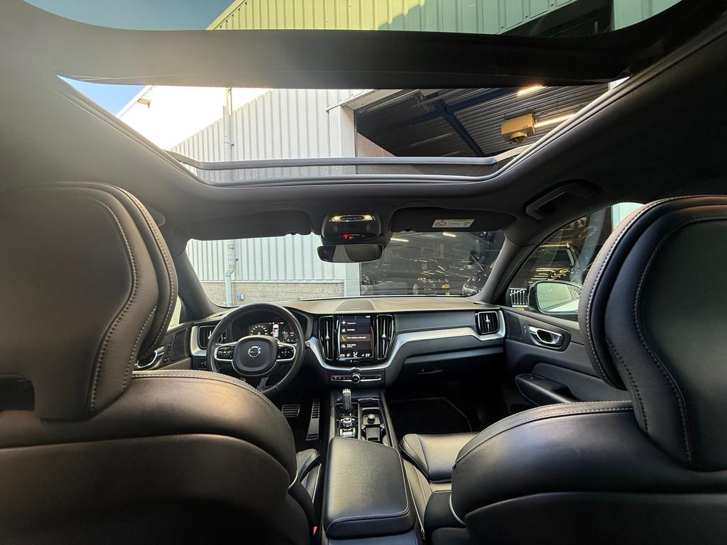 Volvo XC60 2.0 Recharge T8 AWD Inscription Pano H&K Leer Car, Auto's, Volvo, Automaat, 4 cilinders, 1969 cc, 138 €/maand