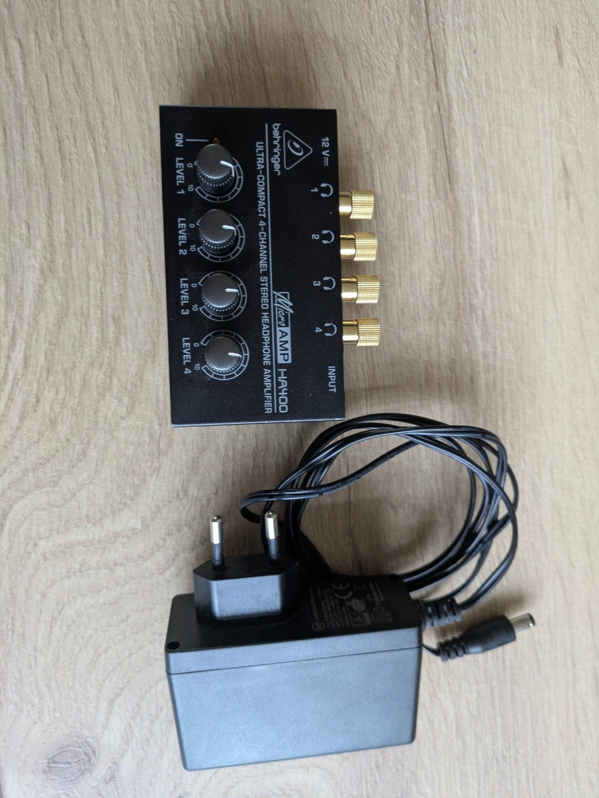 Behringer MicroAMP HA400 Hoofdtelefoonversterker + Adapters, Ophalen of Verzenden, Gebruikt