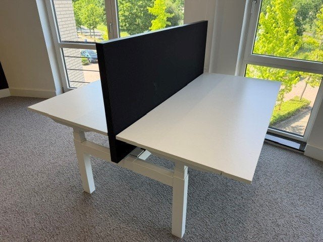 Foto 3 van Elektrische zit-sta duo-bureau met kabelgoot, verdeler, 21st