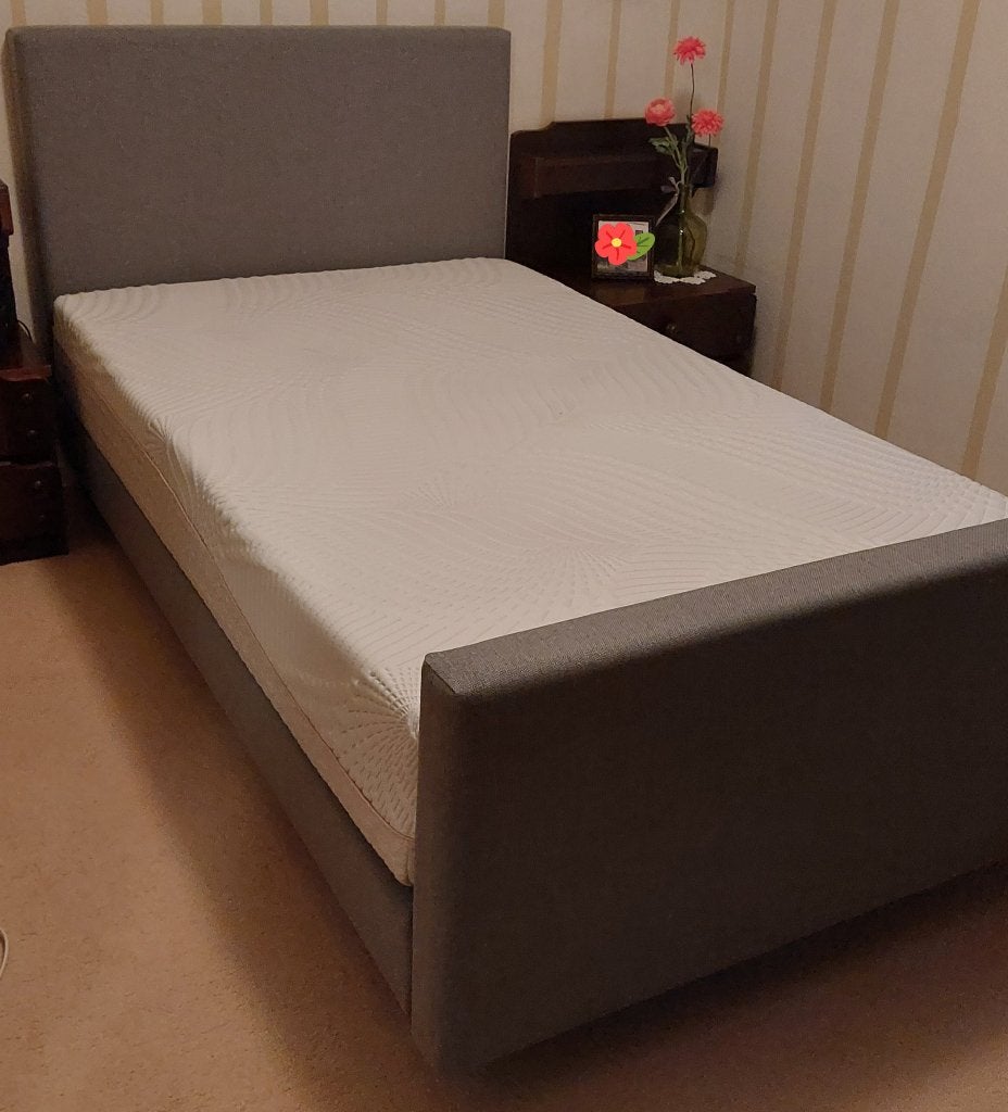 Nieuwe grijze boxspring 120 bij 200 cm, Ophalen, Nieuw, Twijfelaar, 120 cm