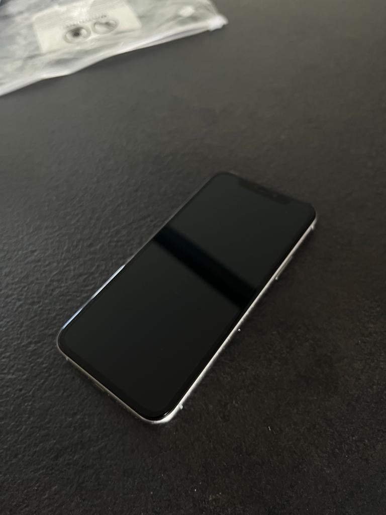 iPhone 11 Pro met nieuwe batterij, scherm defect, Telecommunicatie, Mobiele telefoons | Apple iPhone, Zo goed als nieuw, 64 GB