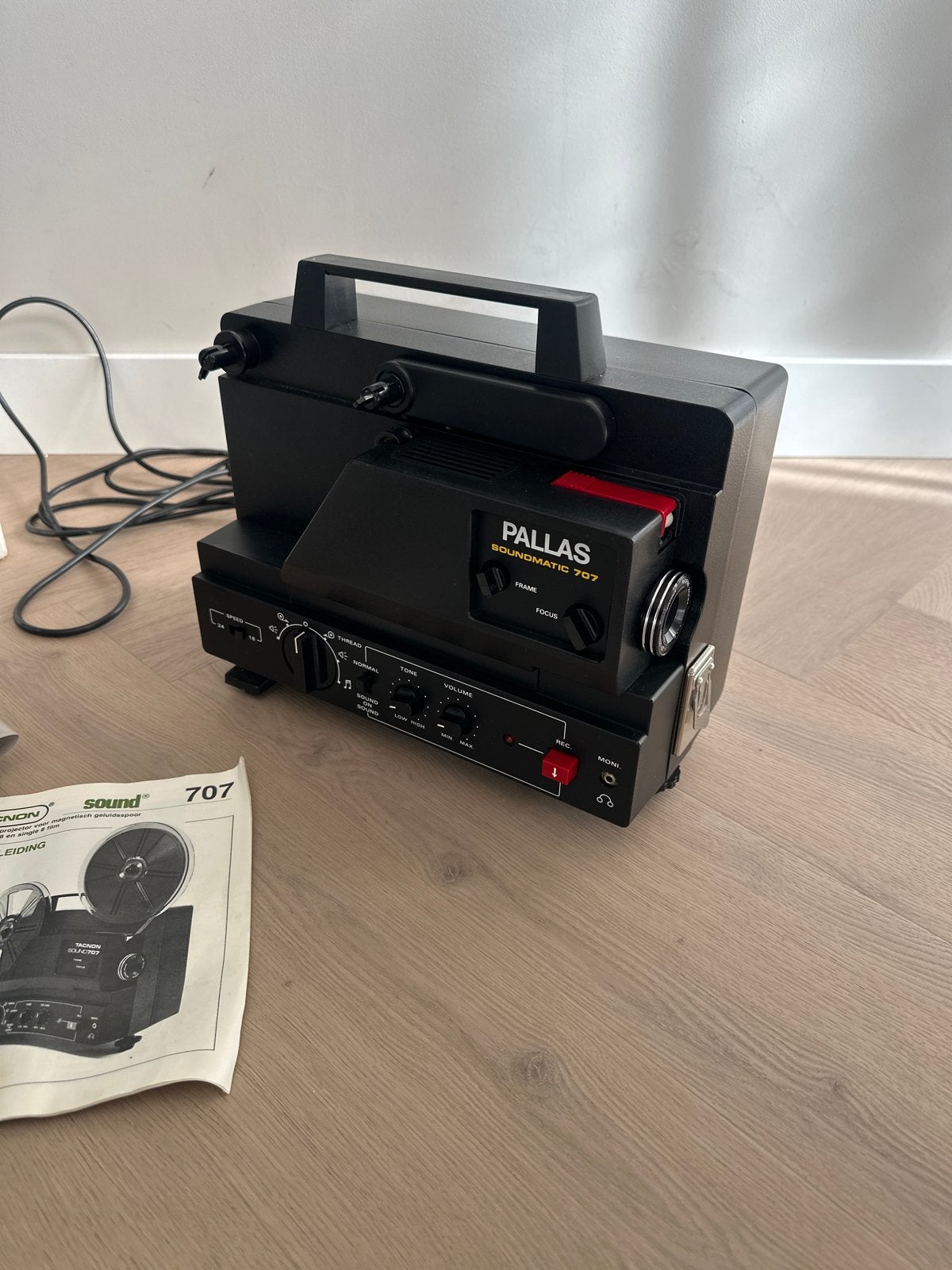 Pallas Soundmatic 707 Super 8 projector met geluid, Ophalen, Gebruikt, Met scherm