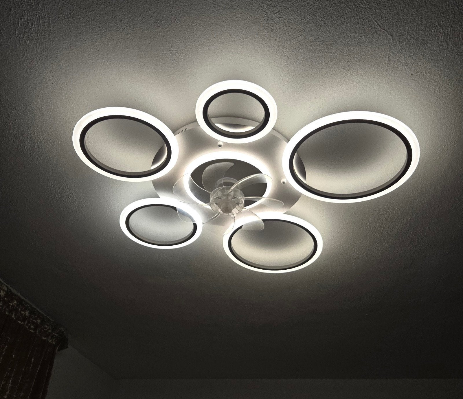 Moderne plafondlamp met ventilator en LED-verlichting, Ophalen, Wit, Kunststof, Zo goed als nieuw
