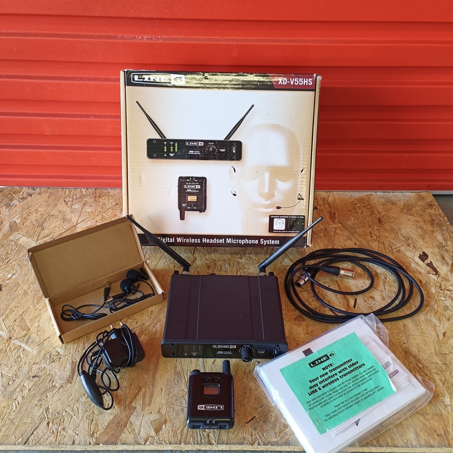 Line 6 XD-V55HS Digitaal Draadloos Headset Microfoonsysteem, Ophalen of Verzenden, Gebruikt, Zangmicrofoon, Draadloos