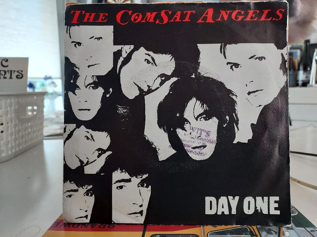 7" Single The Comsat Angels - Day One / Will You Stay Tonigh, Cd's en Dvd's, Vinyl Singles, Gebruikt, Single, 1980 - 1989, Pop