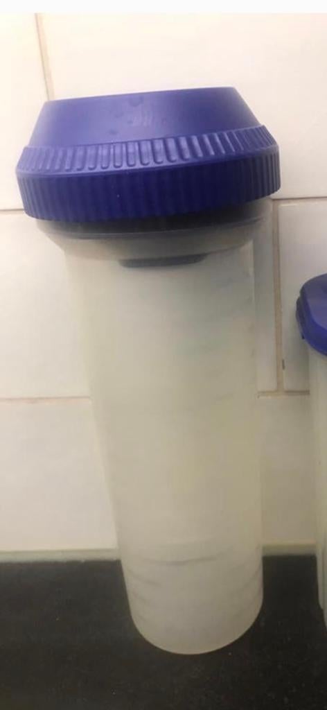 Tupperware quickshaker mix max shaker maatbeker 750 ml, Huis en Inrichting, Keuken | Tupperware, Ophalen of Verzenden, Zo goed als nieuw