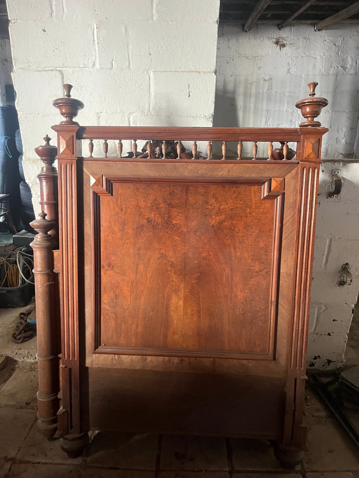 Lot 3 antieken bedden, Ophalen