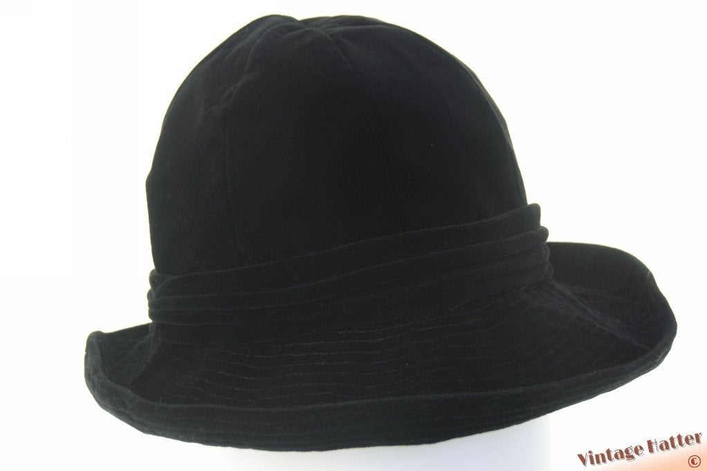 Flexibele vintage dameshoed zwart fluweel 56 gratis verzend., Kleding | Dames, Hoeden en Petten, Ophalen of Verzenden, Zo goed als nieuw