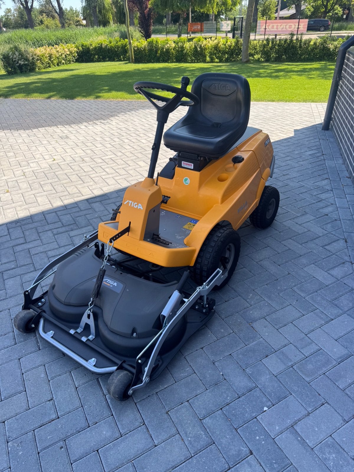 Stiga Villa met 2 cilinder Honda motor NIEUWSTAAT, Tuin en Terras, Zitmaaiers, Mertstraat 5, Stiga, Verkoop@teeuwentuinmachines.nl