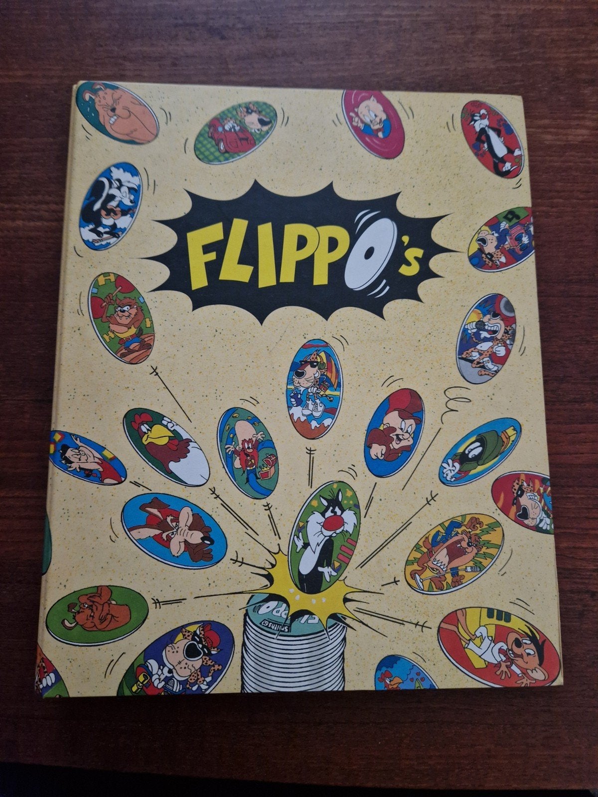 Grote verzameling Flippo's in album, Verzamelen, Flippo's, Ophalen of Verzenden, World, Verzameling, Met verzamelmap(pen)