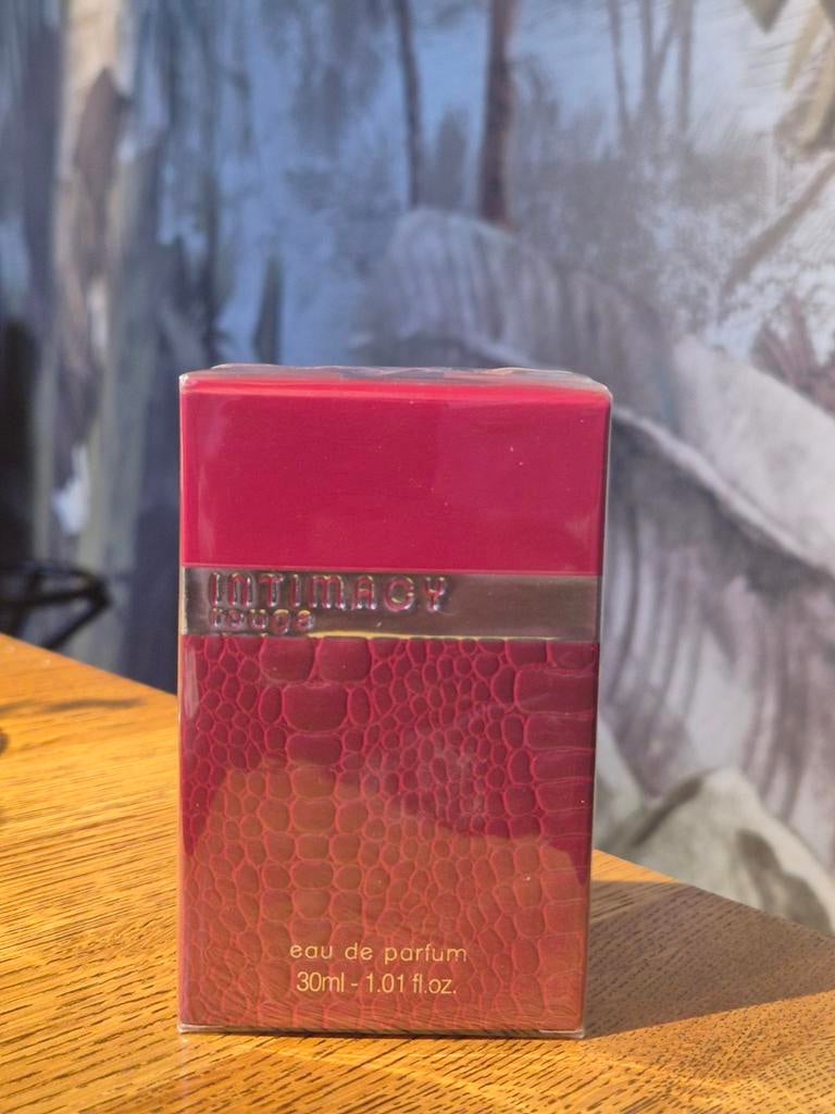 Nieuw Intimacy Rouge Eau de Parfum 30ml, Sieraden, Tassen en Uiterlijk, Uiterlijk | Parfum, Ophalen of Verzenden, Nieuw