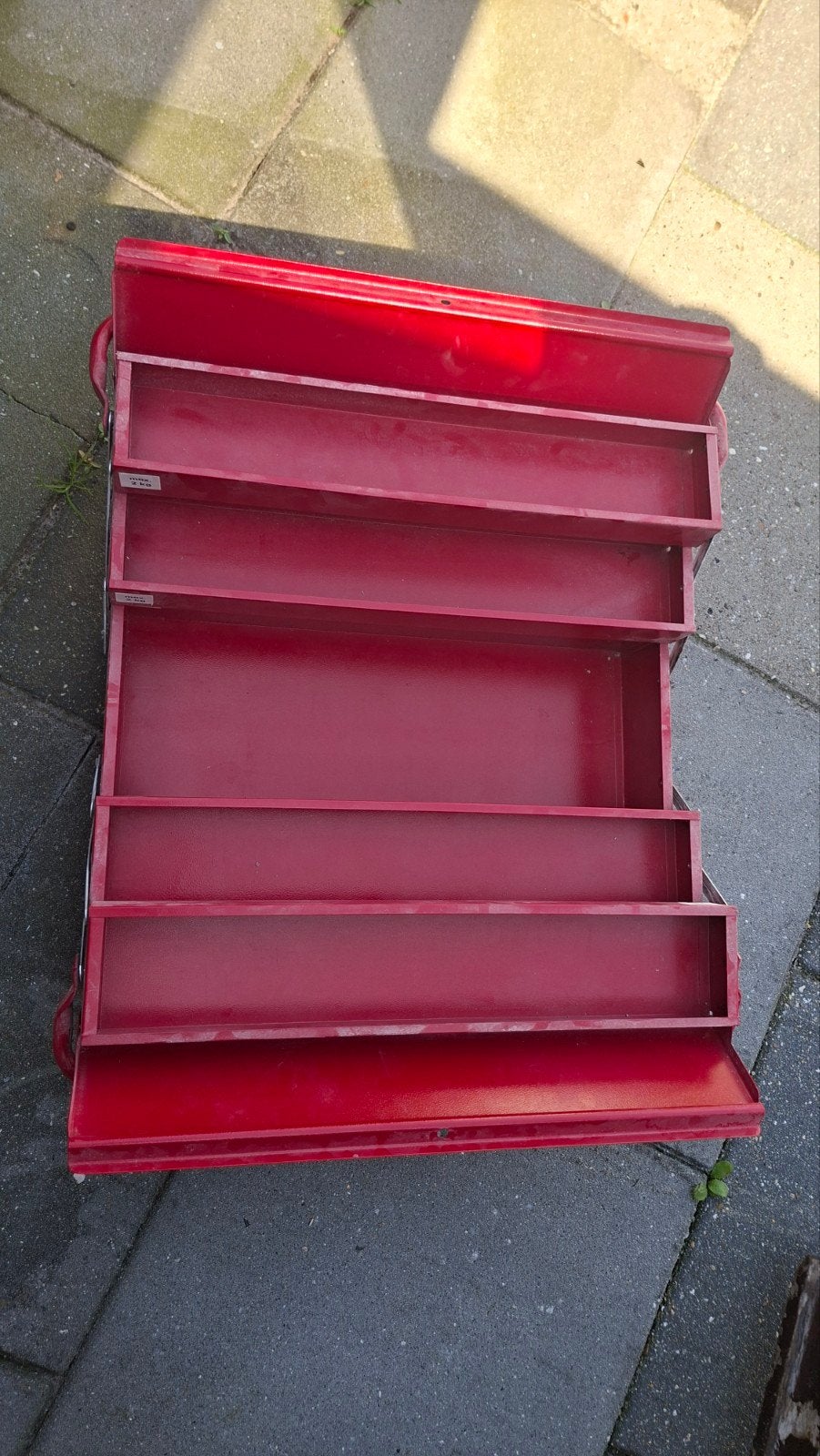 Vintage rode metalen gereedschapskist, Ophalen