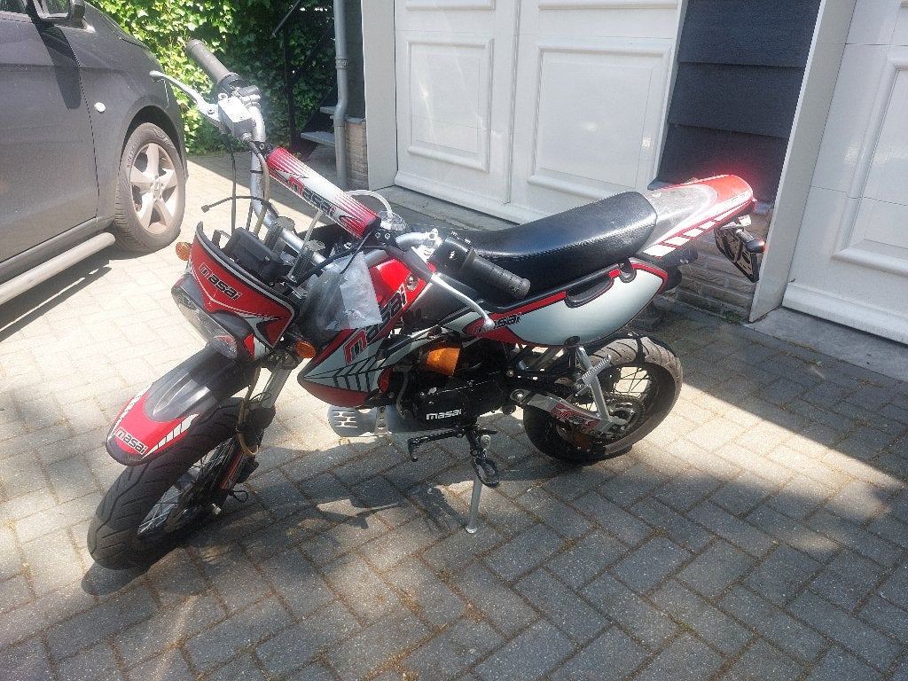 Masai SM 50 € 950,=, Fietsen en Brommers, Maximaal 45 km/u, Zo goed als nieuw, Ophalen, Overige merken