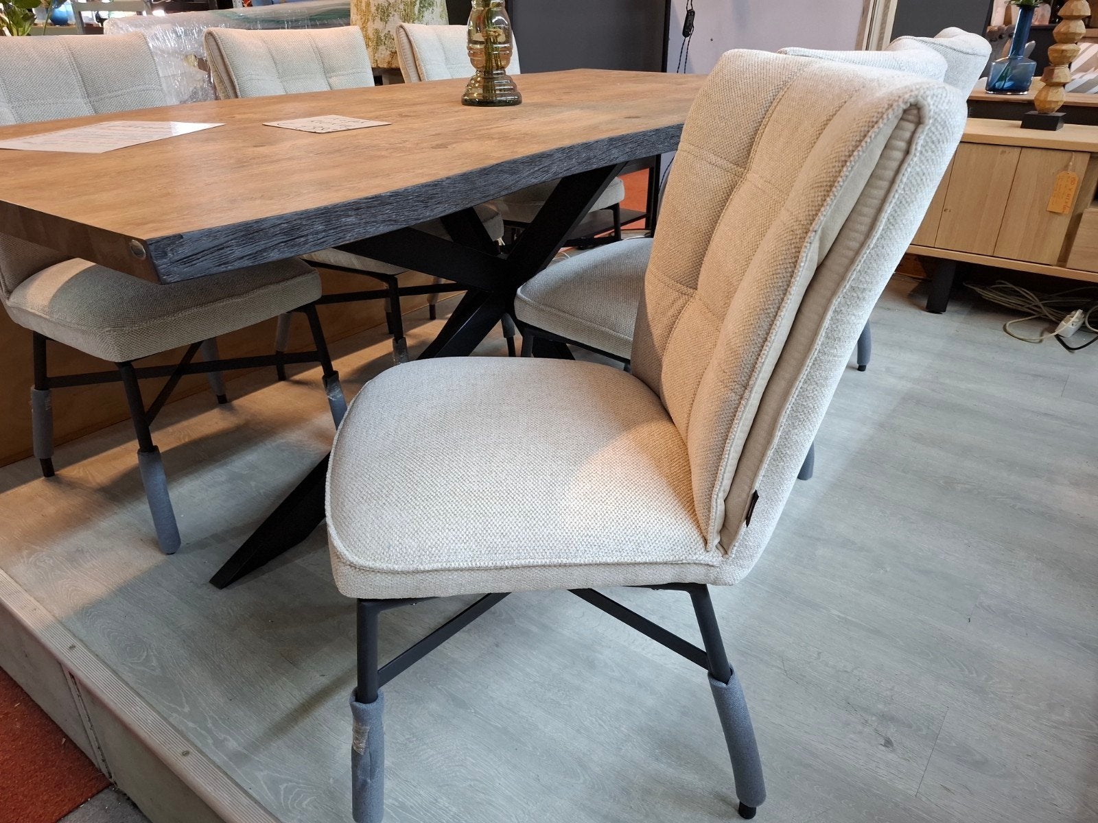 6 Nieuwe stoelen, Eden, van H&H, kleur Creme, Pocketvering., Ophalen, Wit, Nieuw, Metaal