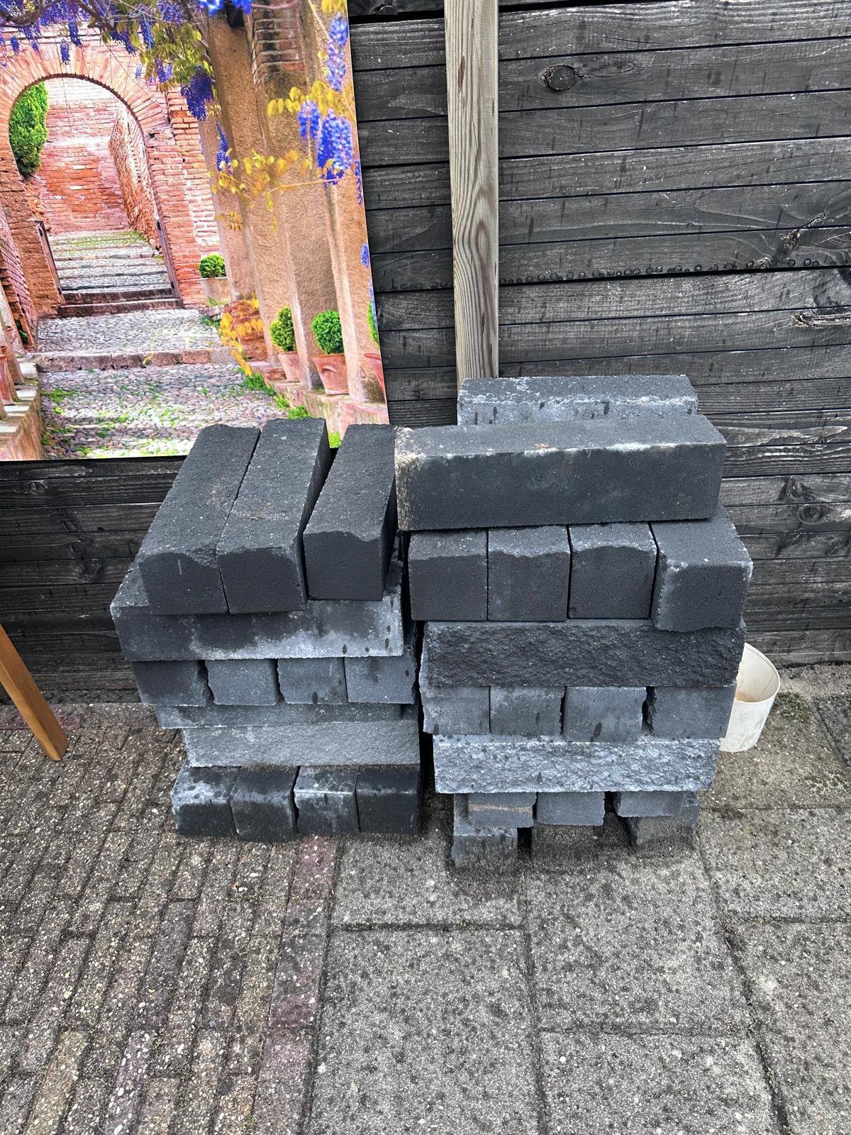Partij nieuw stapelblokken Split Antraciet 10x10x40 cm, Doe-het-zelf en Verbouw, Metselstenen, Ophalen, Nieuw, Bakstenen