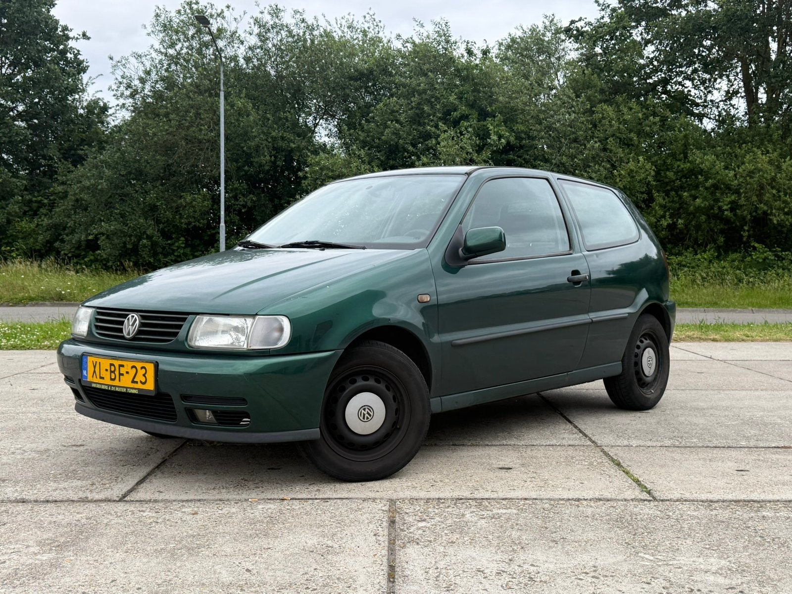 Volkswagen Polo 1.6 55KW 1999 Groen (INRUILKOOPJE), Auto's, Volkswagen, Voorwielaandrijving, 450 kg, 74 pk, 31 €/maand