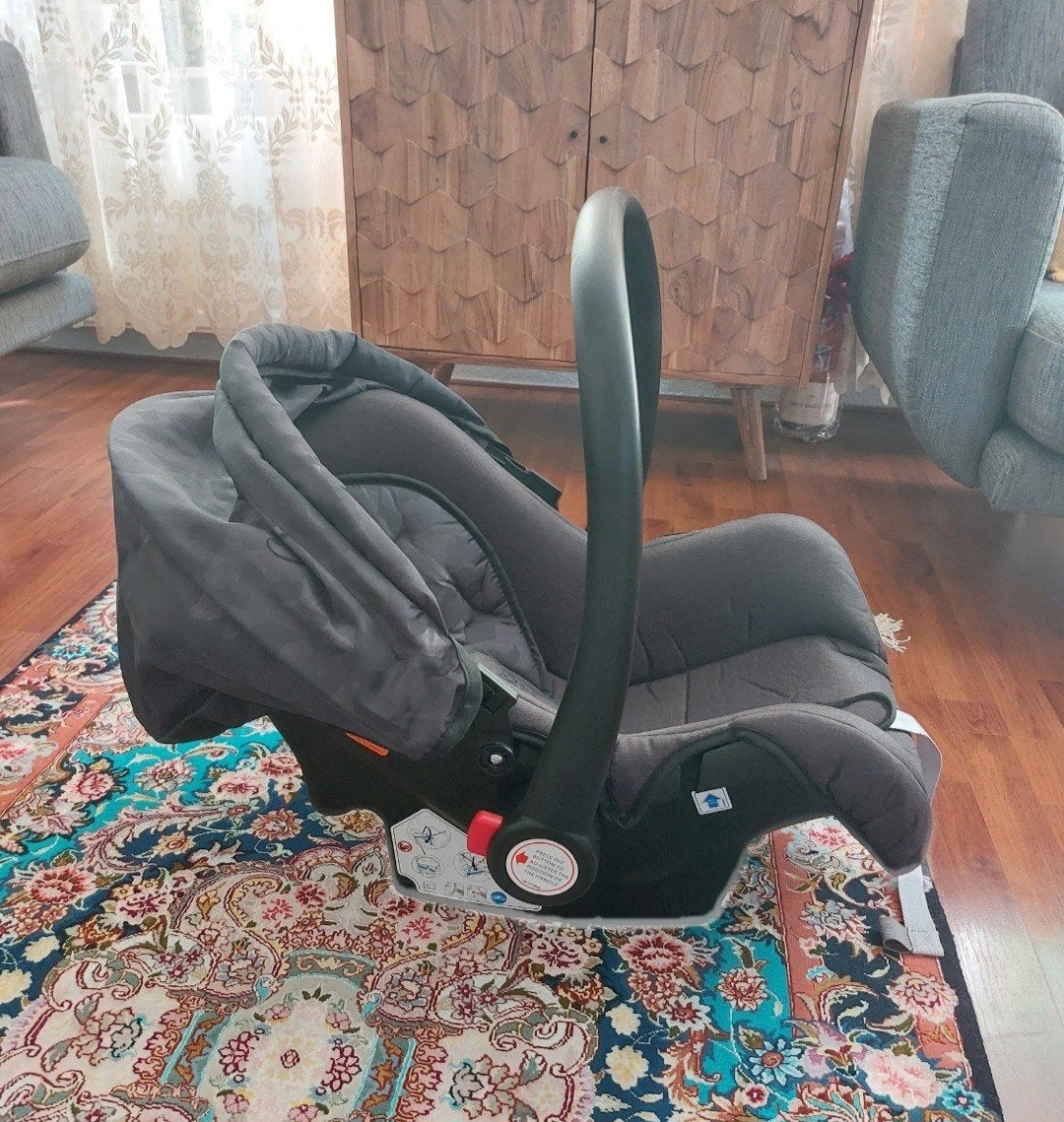 Donkergrijze autostoel voor baby's - Zo goed als nieuw, Kinderen en Baby's, Ophalen