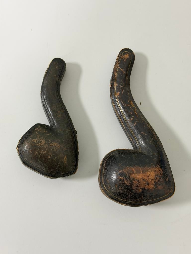 Antieke pijp etui 2X leer ADP pijpenkoffer antiek pijpkoffer, Ophalen of Verzenden, Zo goed als nieuw, H, (Water)pijp
