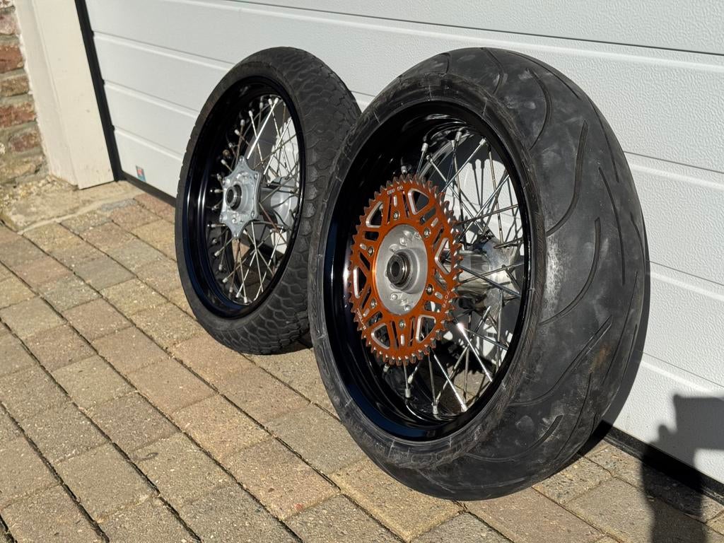 Supermoto velgen, Motoren, Ophalen, Gebruikt