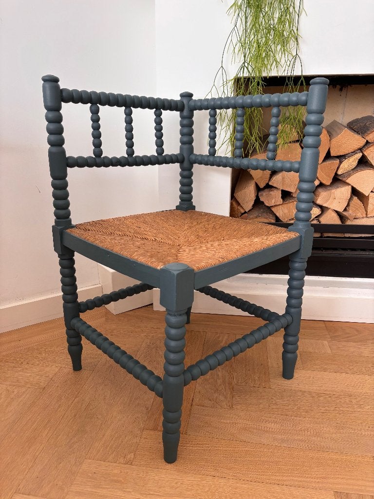 Knobbelstoel / Painted Vintage Bobbin Chair, Antiek en Kunst, Antiek | Meubels | Stoelen en Banken, Ophalen