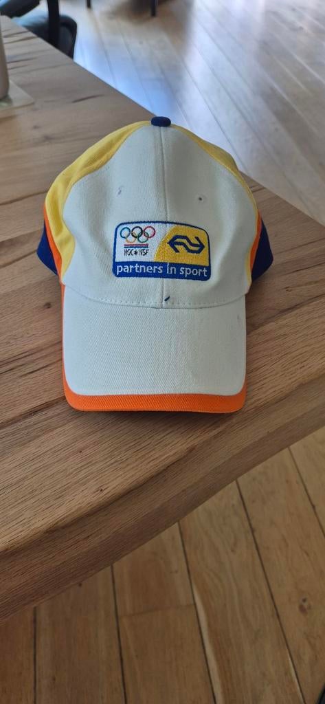 Twee NS caps  NOC  NSF Parnters in Sport, Ophalen of Verzenden