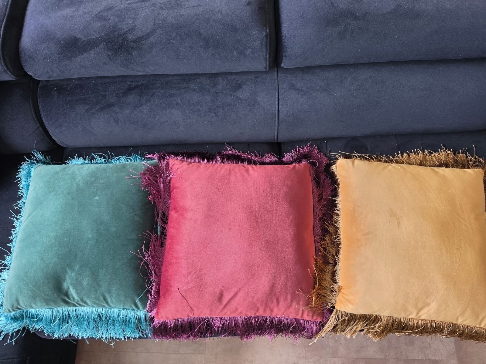 3 velvet sierkussens franjes: groen, bordeaux & okergeel, Ophalen, Gebruikt, Meerkleurig, Met print
